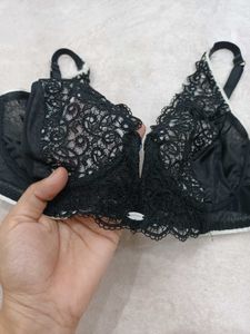Lace Trimmed Black Bra 36C