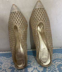 Stunning Embellished Gold Pointed heels (Stelatoes