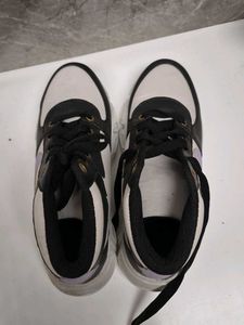 Stylish Women's Sneakers