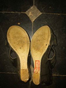 Korean Stappy Black Wedges