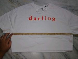 Cute White Cropped T-Shirt "Darling"