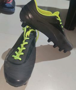 NIVIA mens Football Shoes. Unused.No Coins.