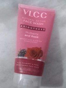 VLCC Natural Active Face Wash - Mulberry & Rose