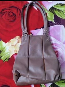 Stylish Tote Bag - Perfect Everyday Accessory
