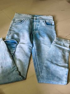 Light Wash High-Waisted Jeans