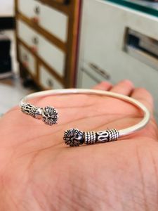 Italian Kada  pure 925 Silver (wt:10.280g)