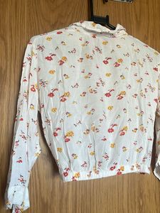 Boho Twist Front Floral Crop Shirt