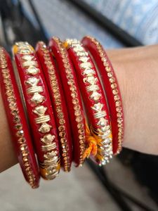 Lakh Red &amp; Gold Bangles Set