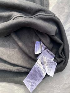 Levi's Hoodie - Cozy &amp; Stylish