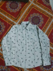 Men's Printed Button-Up Shirt