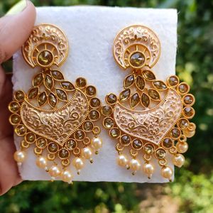 Elegant Gold Plated Kundan Jhumka Earrings