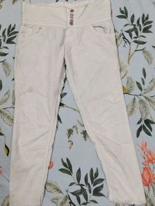 White High-Waisted Jeans