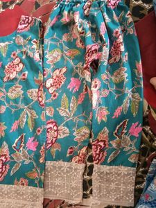 Beautiful Floral Print Kurta Set