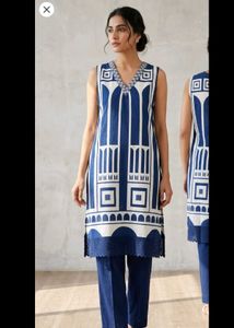 40 Bust - Blue & White Ethnic Codset