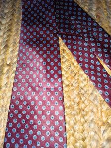 Classic Men's Burgundy Patterned Tie