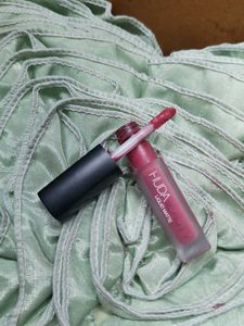 Huda Beauty Liquid Matte Lipstick