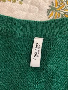 Winterter top From Iscenery (Price dropped)