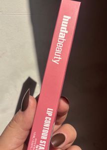 Huda Beauty Lip Contour Stain:- Rosewood