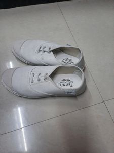 White Sports /p.t Shoes