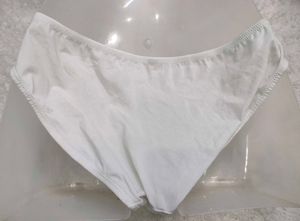 Elegant White Lace Briefs with Bow Detail 🖤
