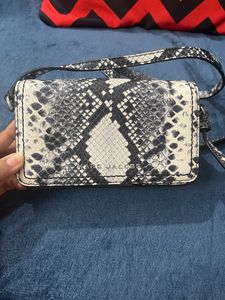 ❌❌sale❌❌Marc Jacobs Sling Bag Like New