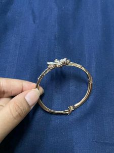 Sparkling Flower Bangle Bracelet