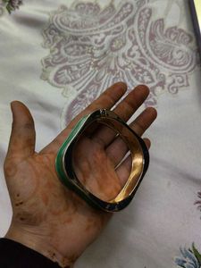 Elegant Green Enamel Bangle anti-tarnish