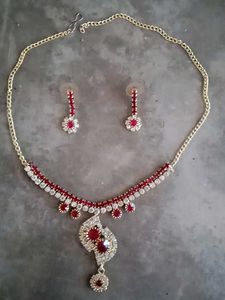 Elegant Red & White Stone Necklace Set