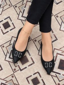 Elegant Black Pointed Toe Heels