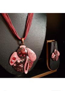 Vintage enemelled Pendant Necklace &amp; Earrings Set