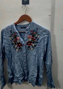powder blue 💙 embroidery top