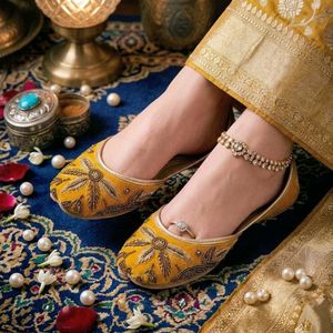 Elegant Yellow Embellished Juttis