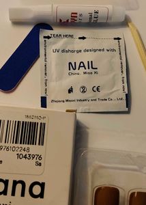 Glossy Short Square Artificial Nails.