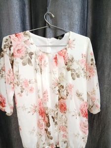 Georgette Top With 3/4 Sleeves
