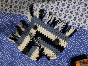 Kids Boys Girls Handknit Wool Poncho 2-3  Year