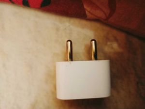 Original Apple Power Adapter