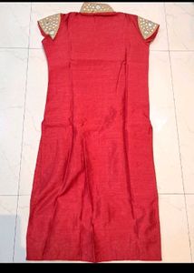Mirror Silk Kurta Set With Embroidery