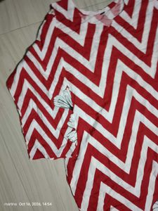 Stylish Red &amp; White Zigzag Kurta with Floral Print