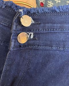Stylish Blue Denim Cropped Jeans