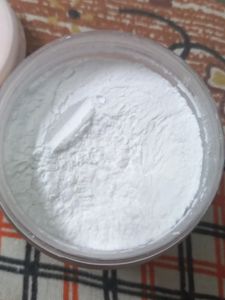 Mamaearth Glow Mattifying Loose Powder