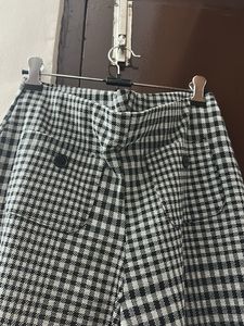 Chic Black &amp; White Checkered Pants