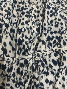 Chic Leopard Print Top