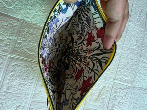 Gucci Beauty Pouch - Yellow