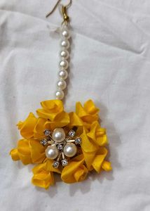 Beautiful Yellow Floral Maang Tikka &amp; Earring Set