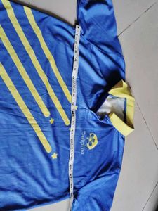 Blue &amp; Yellow Graphic T-Shirt