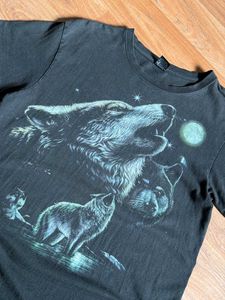 Vintage Wolf Howling Moon T-Shirt