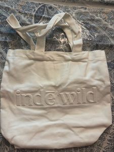 inde wild tote bag