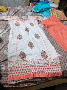 White Kurta sets with Floral Print