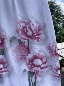 White Floral Sleeveless Tunic Top