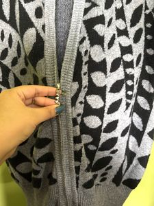 Women's Graphic Zip-Up Knit Cardigan